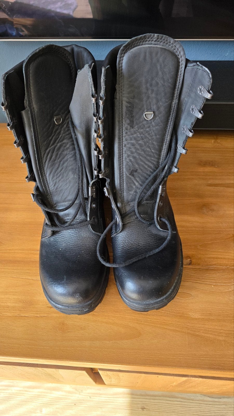 Zwarte nieuwe stevige boots, maat 44, Kleding | Heren, Ophalen, Zo goed als nieuw, Zwart, Boots