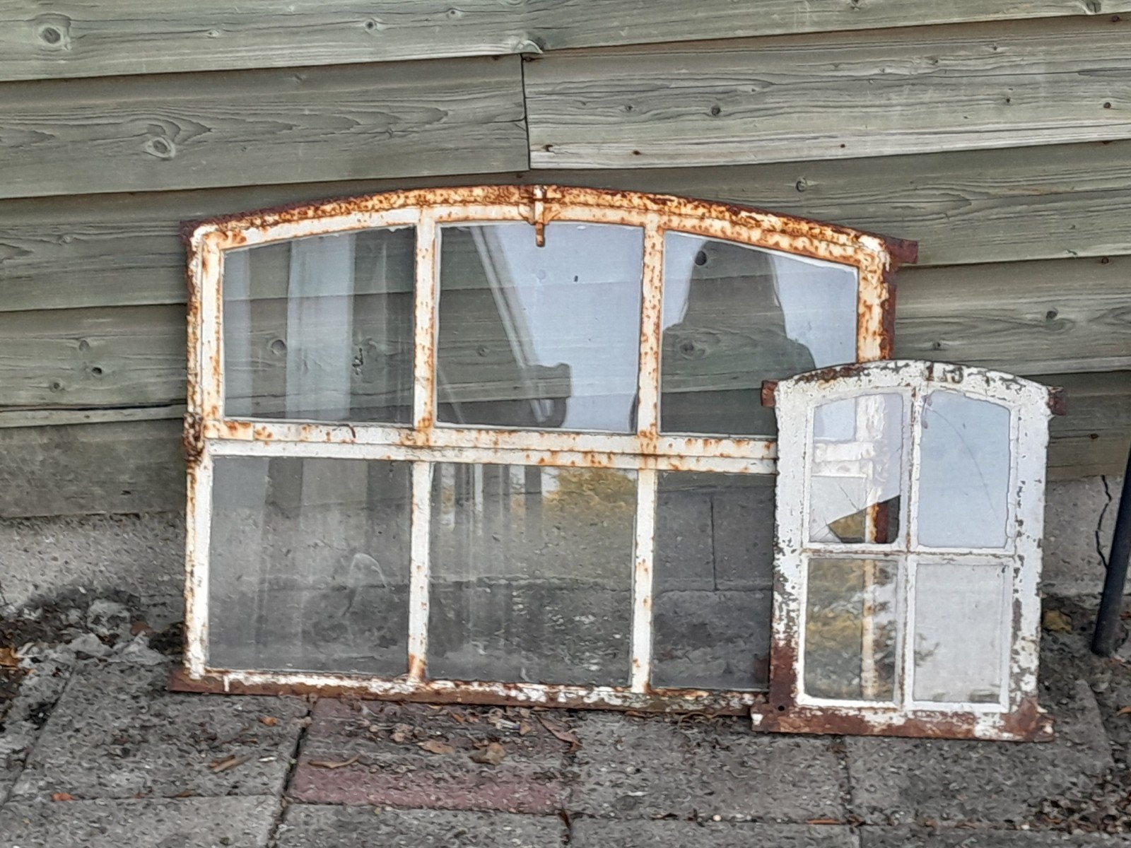 Oude ramen met en zonder glas, Ophalen