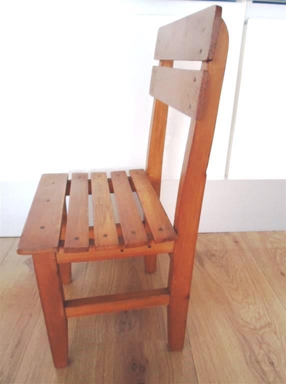Oude houten kinderstoeltje / poppenstoeltje. 7 euro., Verzamelen, Poppen, Ophalen of Verzenden, Gebruikt, Accessoires