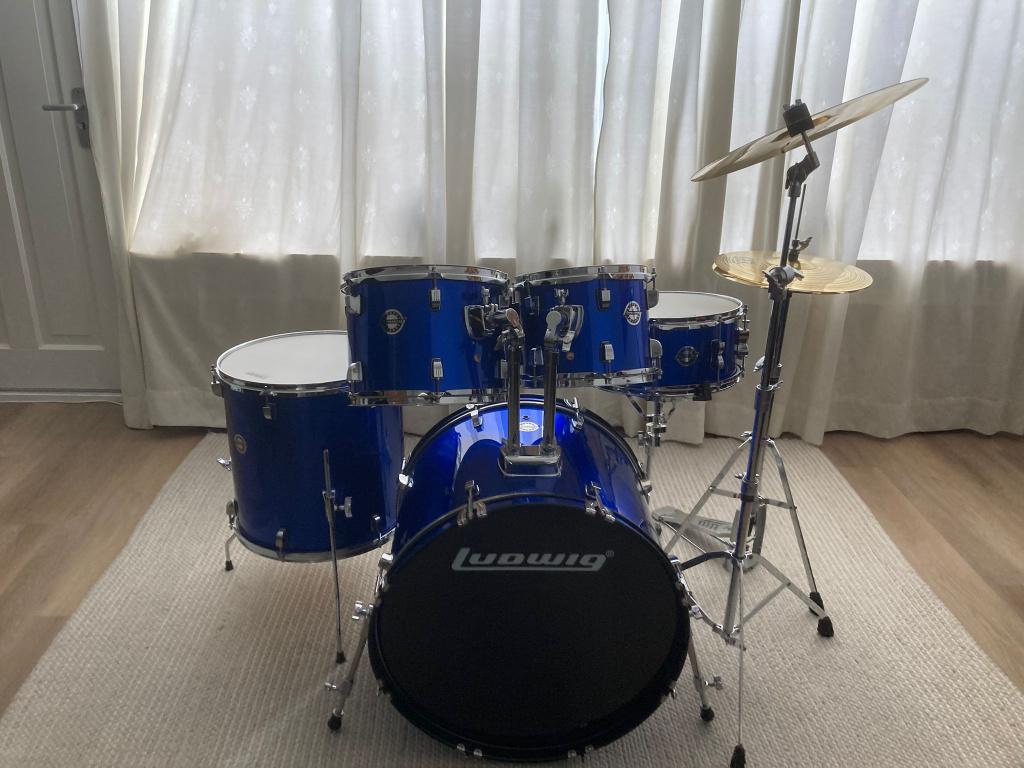 Ludwig LC19519 Accent Drive Blue Sparkle 5-delig drumstel, Muziek en Instrumenten, Drumstellen en Slagwerk, Ophalen, Nieuw, Ludwig