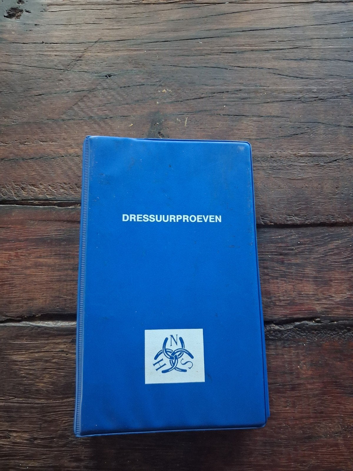 Dressuurproeven boek - KNHS, Ophalen of Verzenden, Gelezen, Overige niveaus, KNHS
