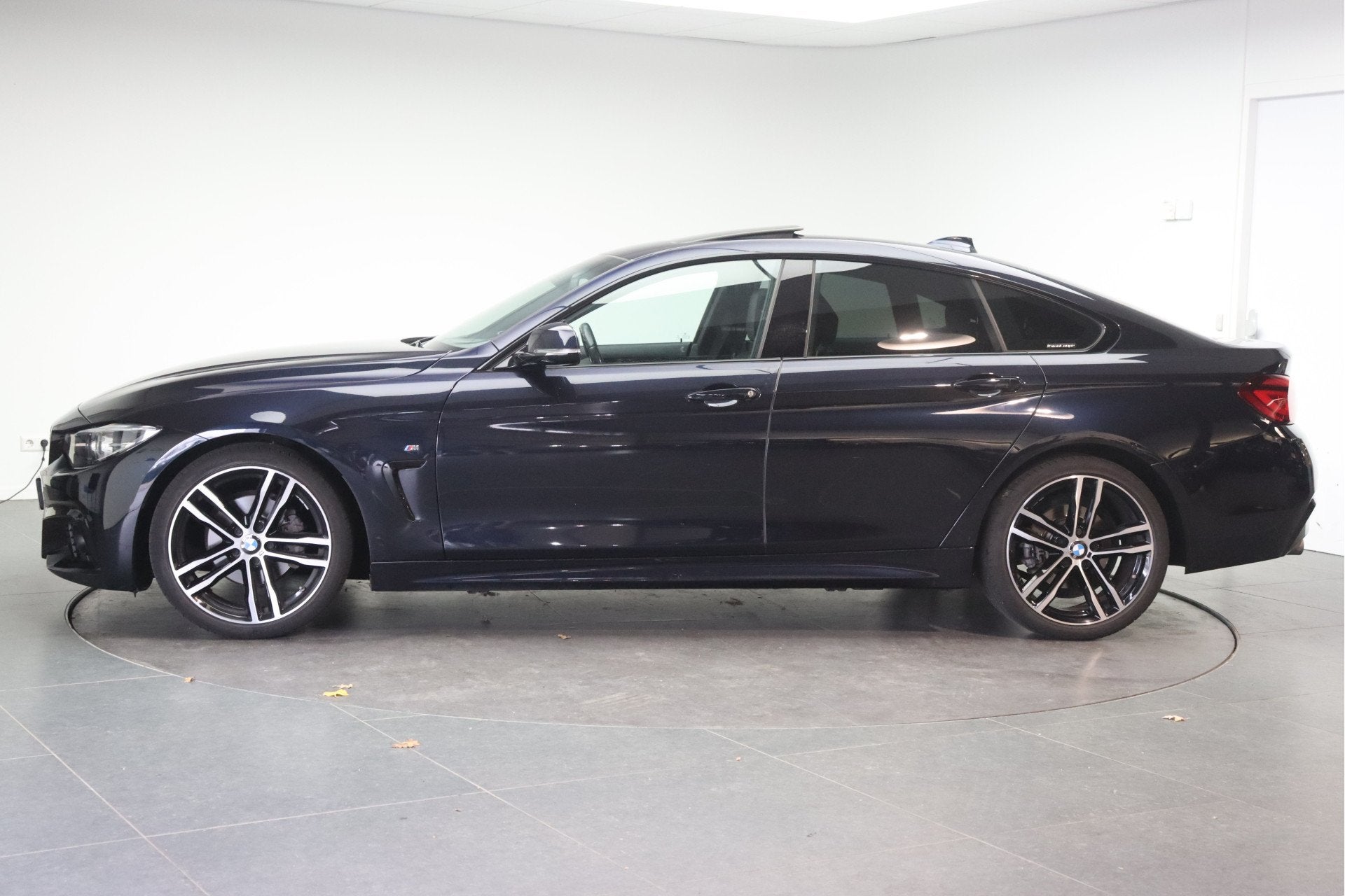BMW 4 Serie Gran Coupé 418i Executive M Sport Automaat / Sc, Auto's, Dealer onderhouden, Gebruikt, Metallic lak, Met garantie (alle)