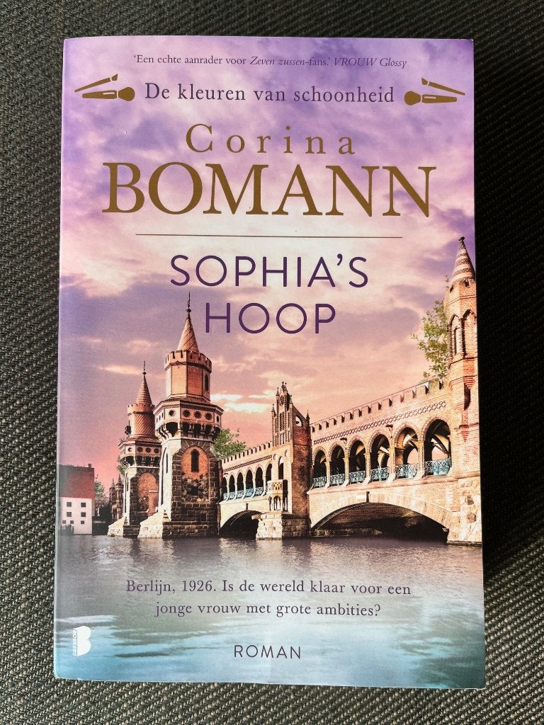Corina Bomann - De kleuren van schoonheid 1 - Sophia's hoop., Boeken, Ophalen of Verzenden, Zo goed als nieuw, Corina Bomann