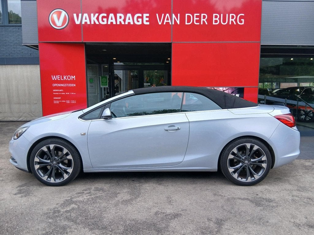 Opel Cascada 1.6 Turbo Cosmo, Auto's, Opel, Voorwielaandrijving, Gebruikt, Zwart, 4 cilinders
