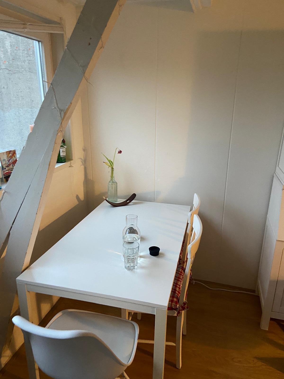Table wirh chairs / Tafel met stoelen, Huis en Inrichting, Tafels | Eettafels, Ophalen, Gebruikt, 100 tot 150 cm, 50 tot 100 cm