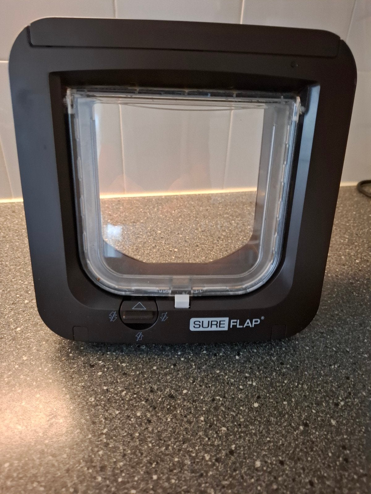 SureFlap  microchip kattenluik, Dieren en Toebehoren, Ophalen, Zo goed als nieuw