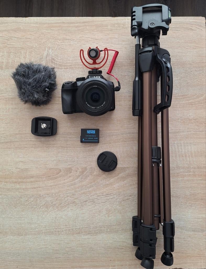 Panasonic Lumix DMC-FZ300, Verzenden, Zo goed als nieuw, Minder dan 150 cm, Driepoot