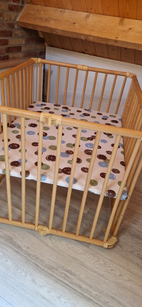 Geuther verrijdbare babybox, Ophalen, Zo goed als nieuw, Rechthoekig, In hoogte verstelbaar
