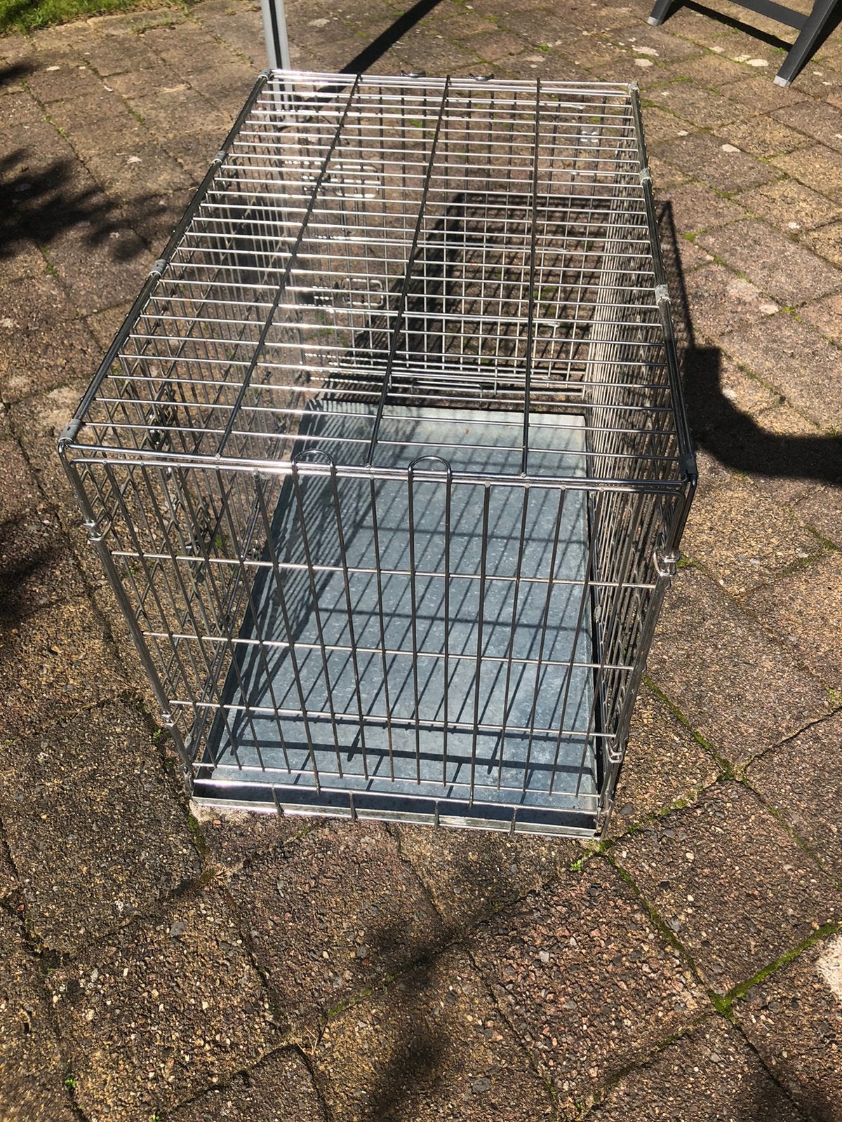 Honden bench kennel  (middel groot), Dieren en Toebehoren, Ophalen of Verzenden, Zo goed als nieuw