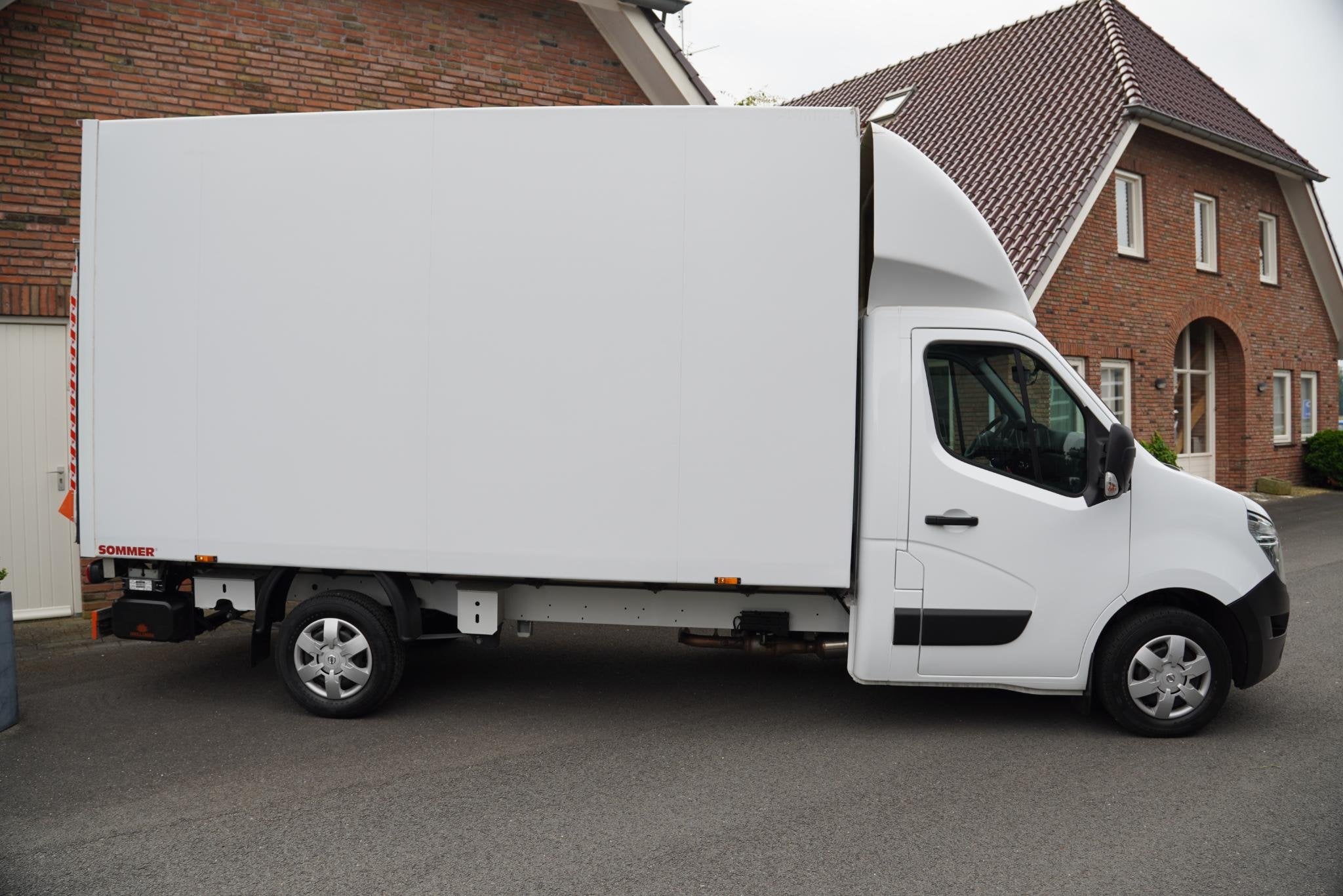 Nissan Interstar Bakwagen 2.3 DCI 163pk LAADKLEP LxBxH 408x2, Auto's, Voorwielaandrijving, Stof, Gebruikt, Euro 6