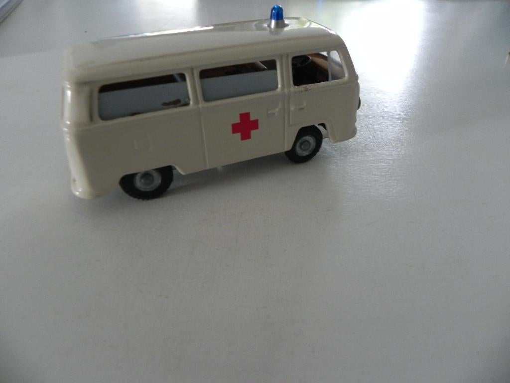 CKO VW-Bus Ambulance met zwaailicht., Antiek en Kunst, Antiek | Speelgoed, Ophalen of Verzenden