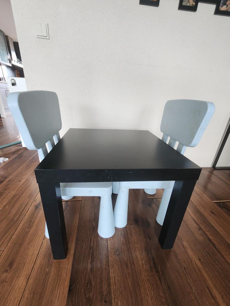 IKEA LACK tafel + 2 MAMMUT kinderstoeltjes, Ophalen