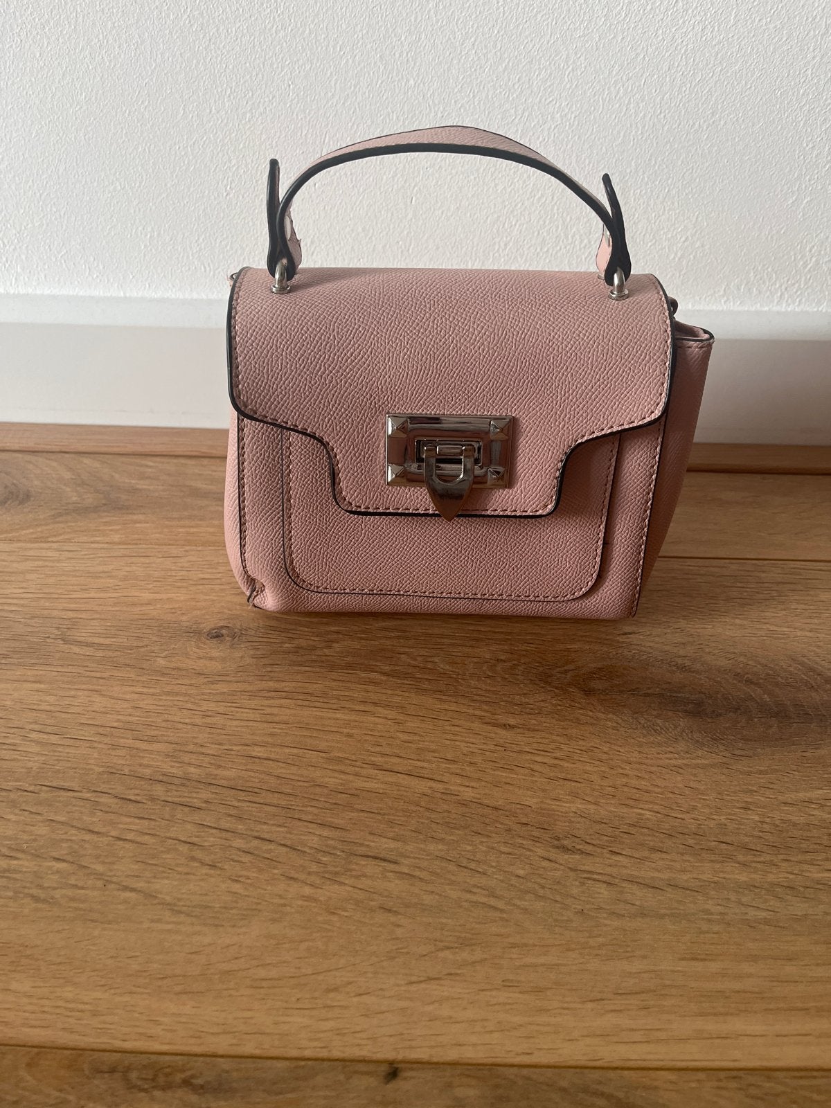 Roze handtasje met zilveren sluiting, Sieraden, Tassen en Uiterlijk, Tassen | Damestassen, Ophalen of Verzenden, Gebruikt, Roze
