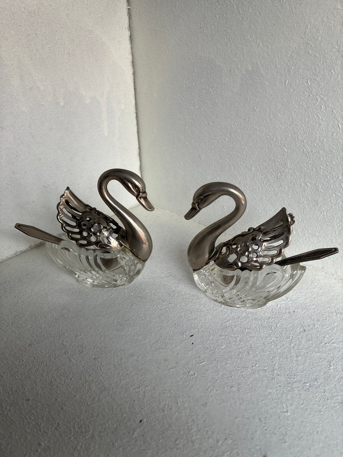 Set van 2 zwanen zoutvaatjes met lepeltjes - Italië, Ophalen of Verzenden, Zilver