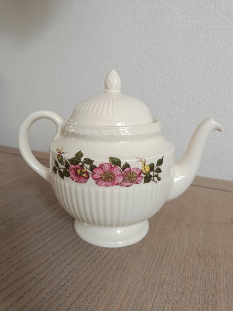 Wedgwood Briar Rose Theepot - Klassiek en Elegant, Overige typen, Ophalen of Verzenden, Zo goed als nieuw, Wedgwood