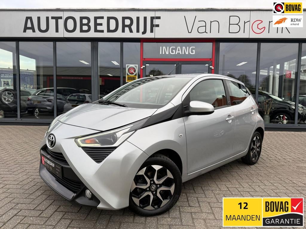 Toyota Aygo 1.0 VVT-i x-joy | Camera | Carplay | Navi | LED, Voorwielaandrijving, 4 stoelen, Bedrijf, Handgeschakeld