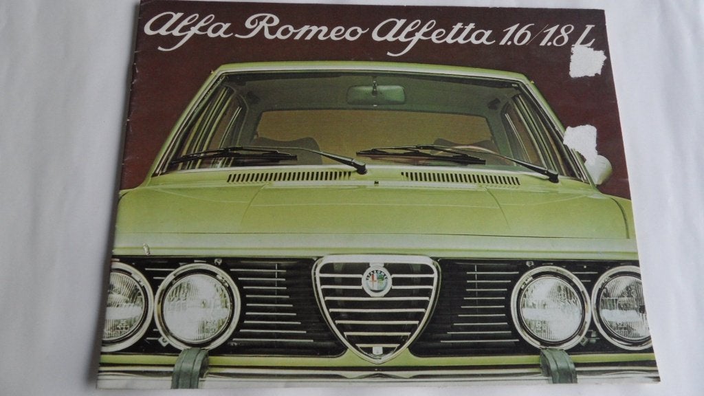 Alfa-Romeo Alfetta oldtimerauto folder, Verzenden, Zo goed als nieuw, Alfa Romeo