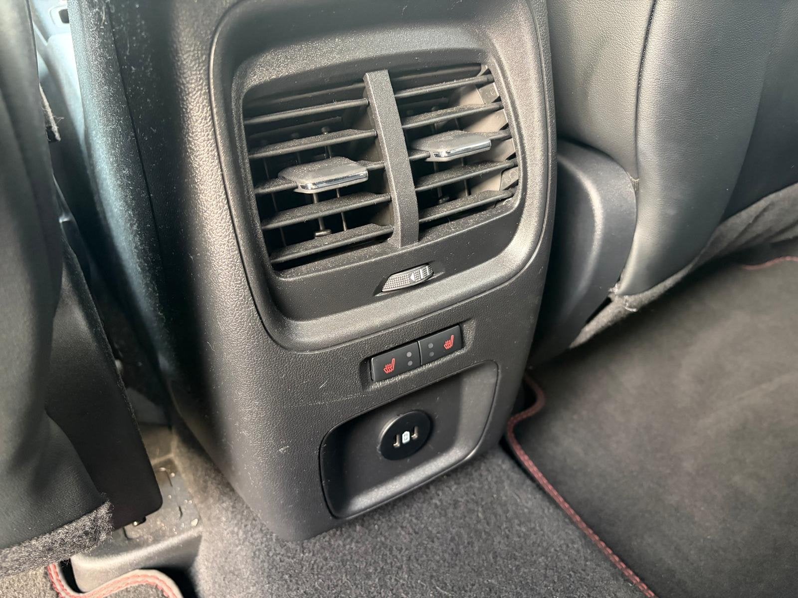 Foto 11 van Ford Kuga 2.5 PHEV St-line X Black Style | Trekhaak | Winter
