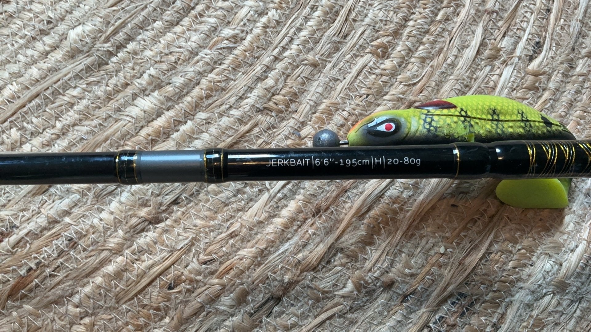 Westin w3 jerkbait met westin w2 powerstrike en een reel, Watersport en Boten, Hengelsport | Roofvissen, Ophalen, Gebruikt, Werphengel