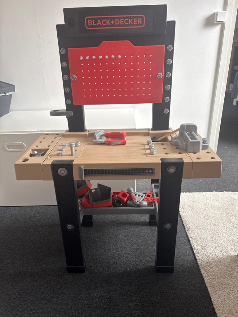 Leuke Black+Decker bouwtafel voor uren speelplezier, Ophalen, Gebruikt, Bouwen
