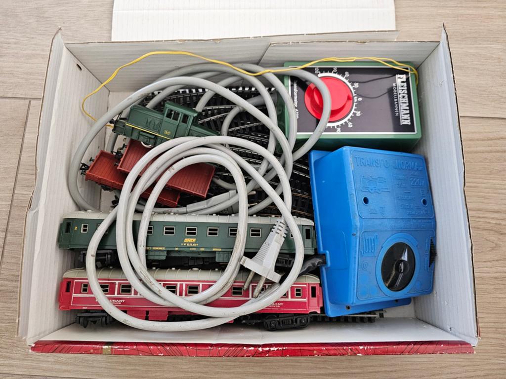 Pakket trein onderdelen - Fleischmann en Märklin, Gebruikt, Overige typen, Ophalen of Verzenden, Analoog