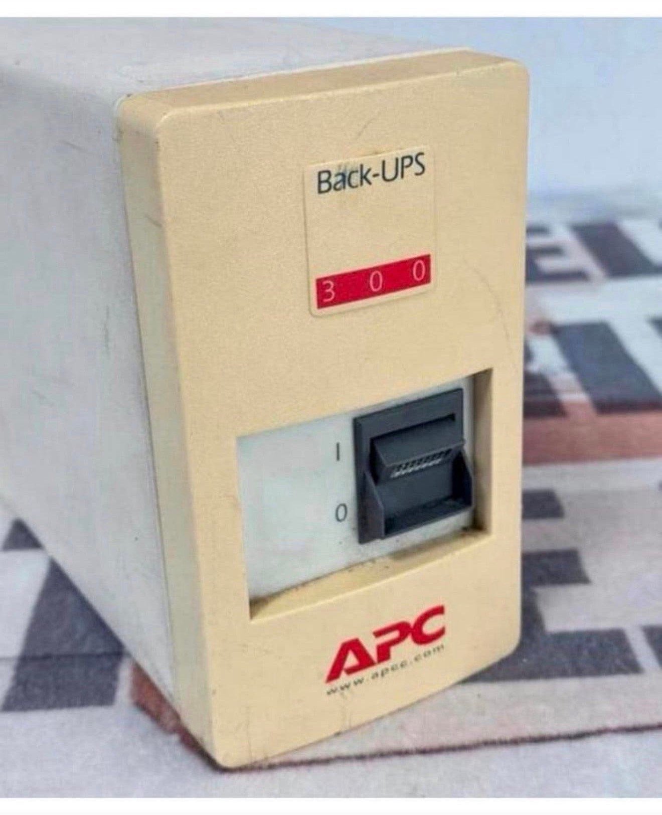 APC BK300 300 VA Back-UPS 300 UPS Power Backup station apcc, Gebruikt, P, P, P