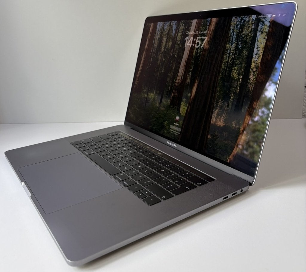 Apple MacBook Pro 15 inch i7 16GB 256GB SSD 1 jaar garantie, MacBook Pro, 256 GB, 2 tot 3 Ghz, Ophalen of Verzenden