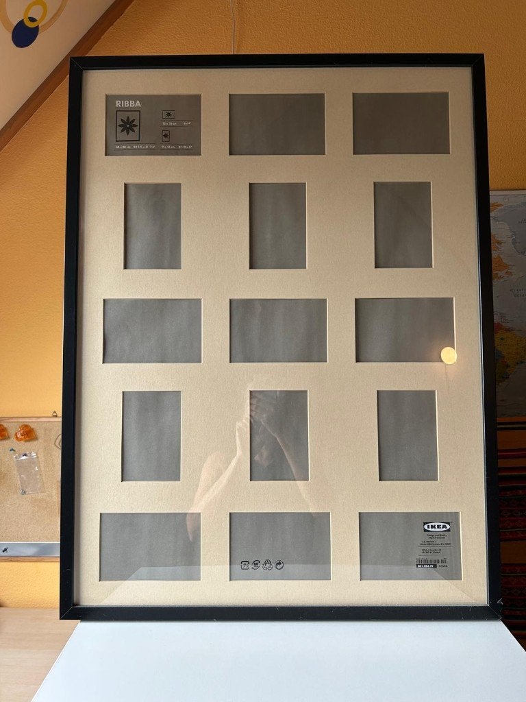 IKEA RIBBA fotolijst / collage fotolijst – voor 15 foto's, Ophalen, Gebruikt, Collagefotolijst, Met ophangkoord