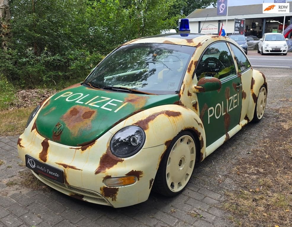 Volkswagen New Beetle 2.0 Highline custom unieke auto !, Auto's, Voorwielaandrijving, Stof, Gebruikt, 4 cilinders