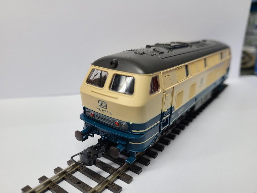 Roco 69493 DB 215 077-9 AC digitaal., Hobby en Vrije tijd, Modeltreinen | H0, Wisselstroom, Locomotief, Ophalen of Verzenden, Zo goed als nieuw
