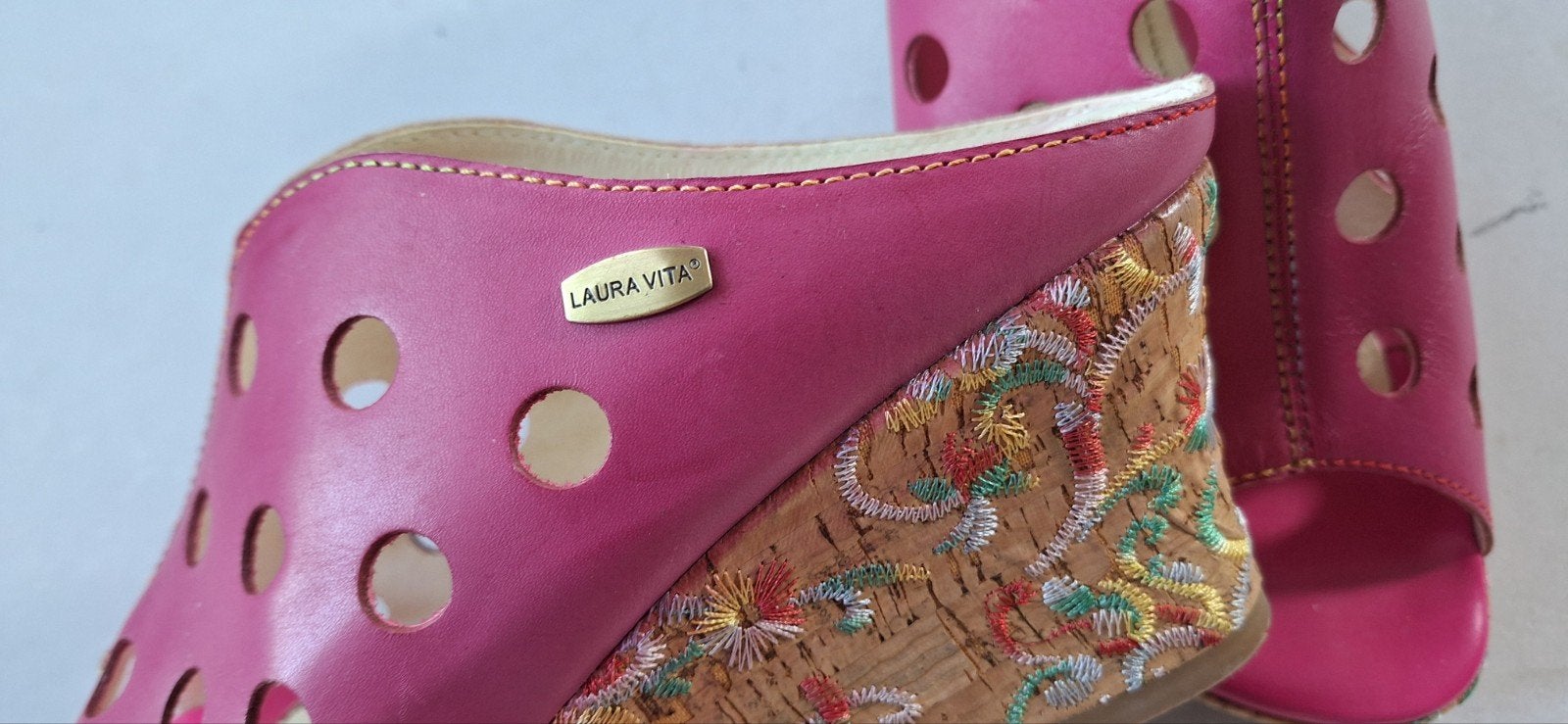 Nieuwe Laura Vita slippers maat 41, Slippers, Nieuw, Ophalen of Verzenden, Roze