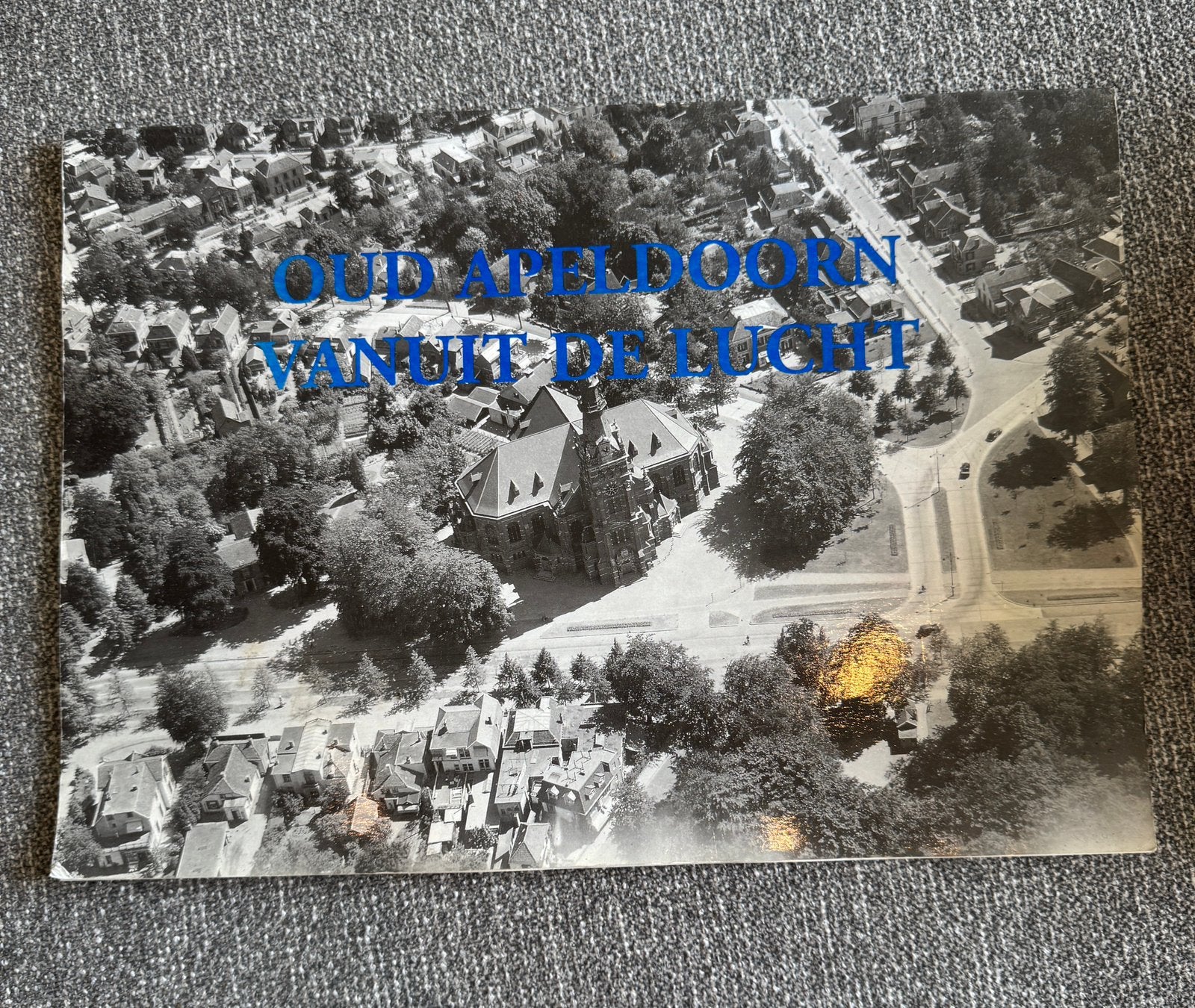 Oud Apeldoorn vanuit de lucht mooie foto’s, Boeken, Ophalen of Verzenden, Zo goed als nieuw