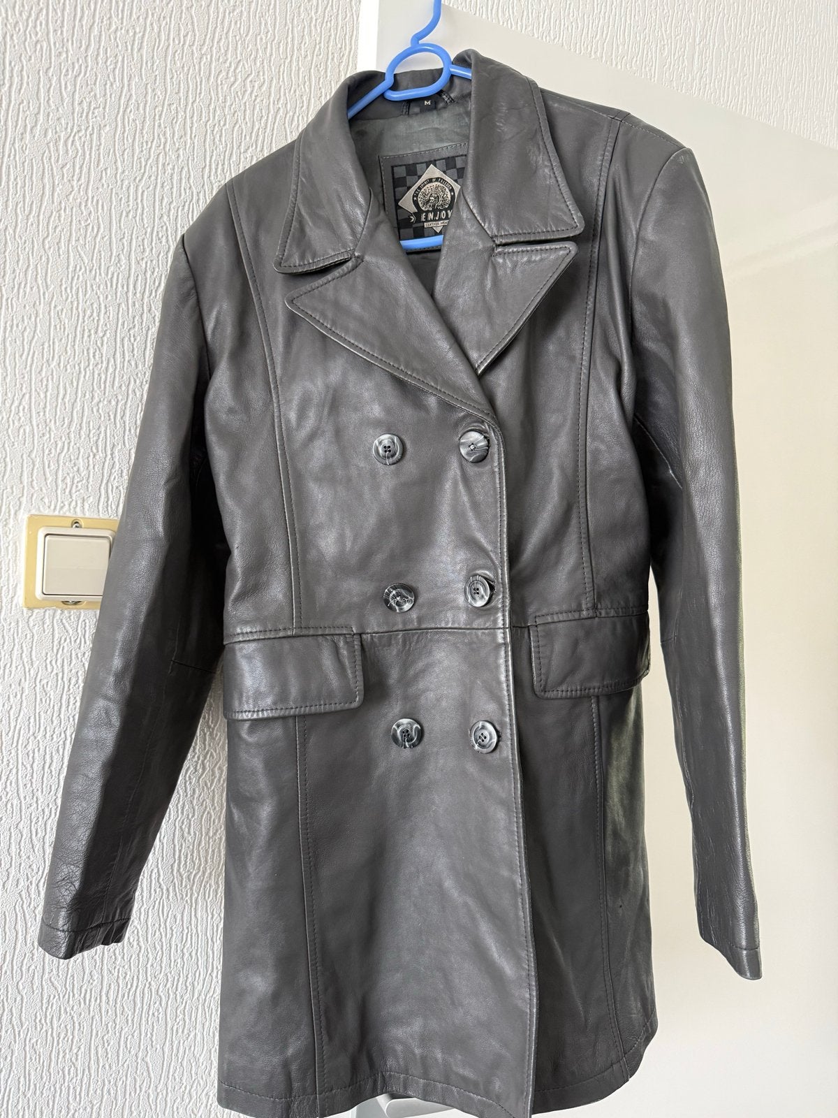 Stijlvolle grijze leren jas - Enjoy Leather Wear, Ophalen of Verzenden, Zo goed als nieuw, Maat 38/40 (M), Grijs