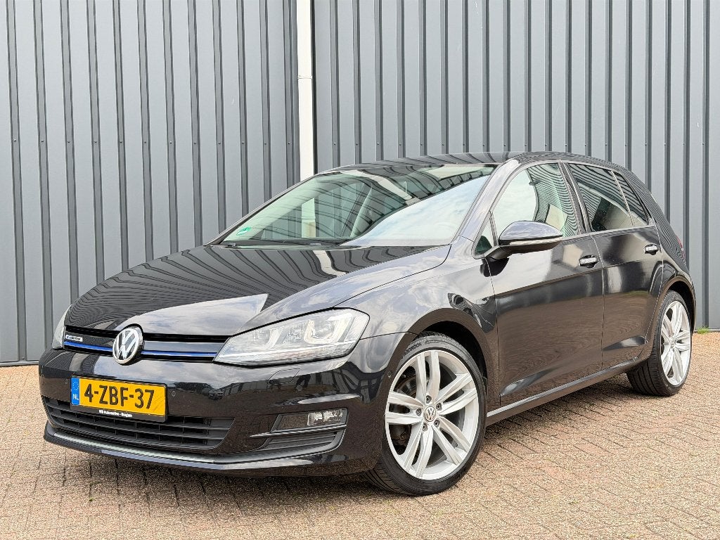 Volkswagen Golf 1.6 TDI 81KW 5D Blue Motion 2014 Zwart, Voorwielaandrijving, Euro 5, Stof, Zwart