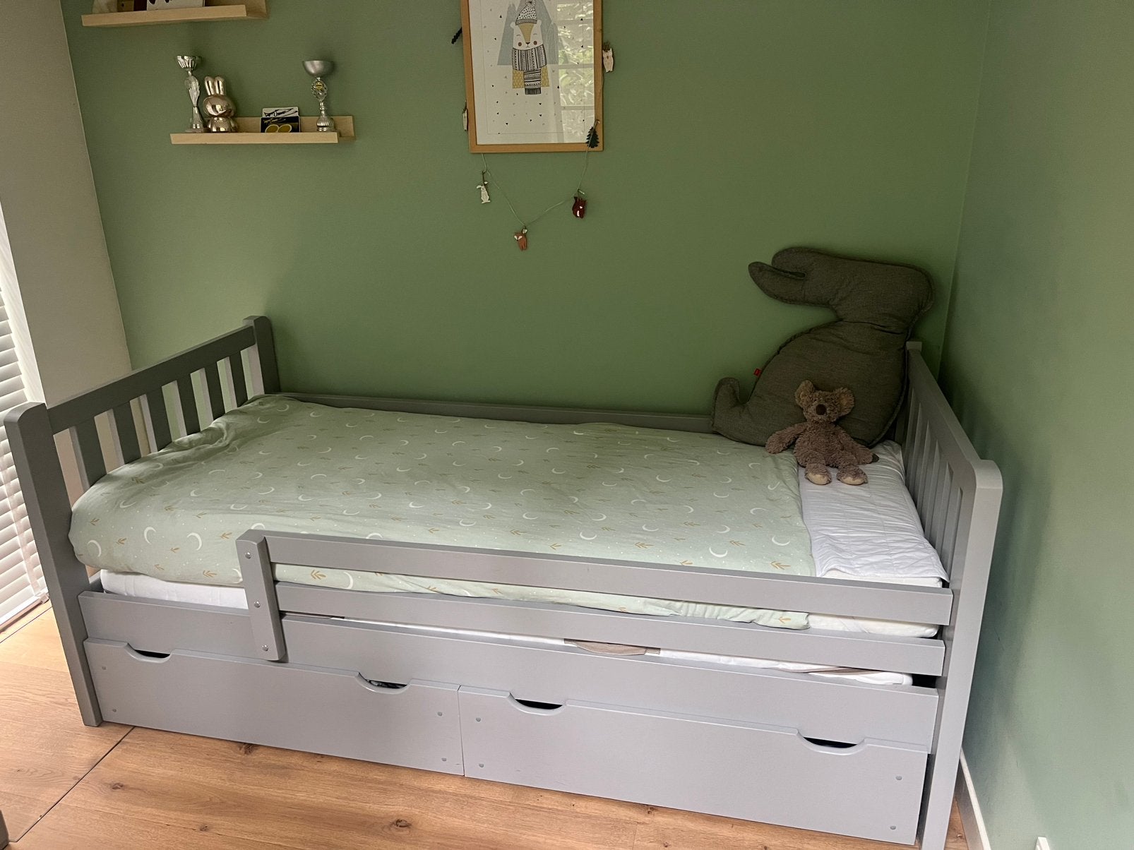 Leuk grijs bed met lades 200x100cm, Kinderen en Baby's, Ophalen, Zo goed als nieuw, 180 cm of meer, 85 tot 100 cm