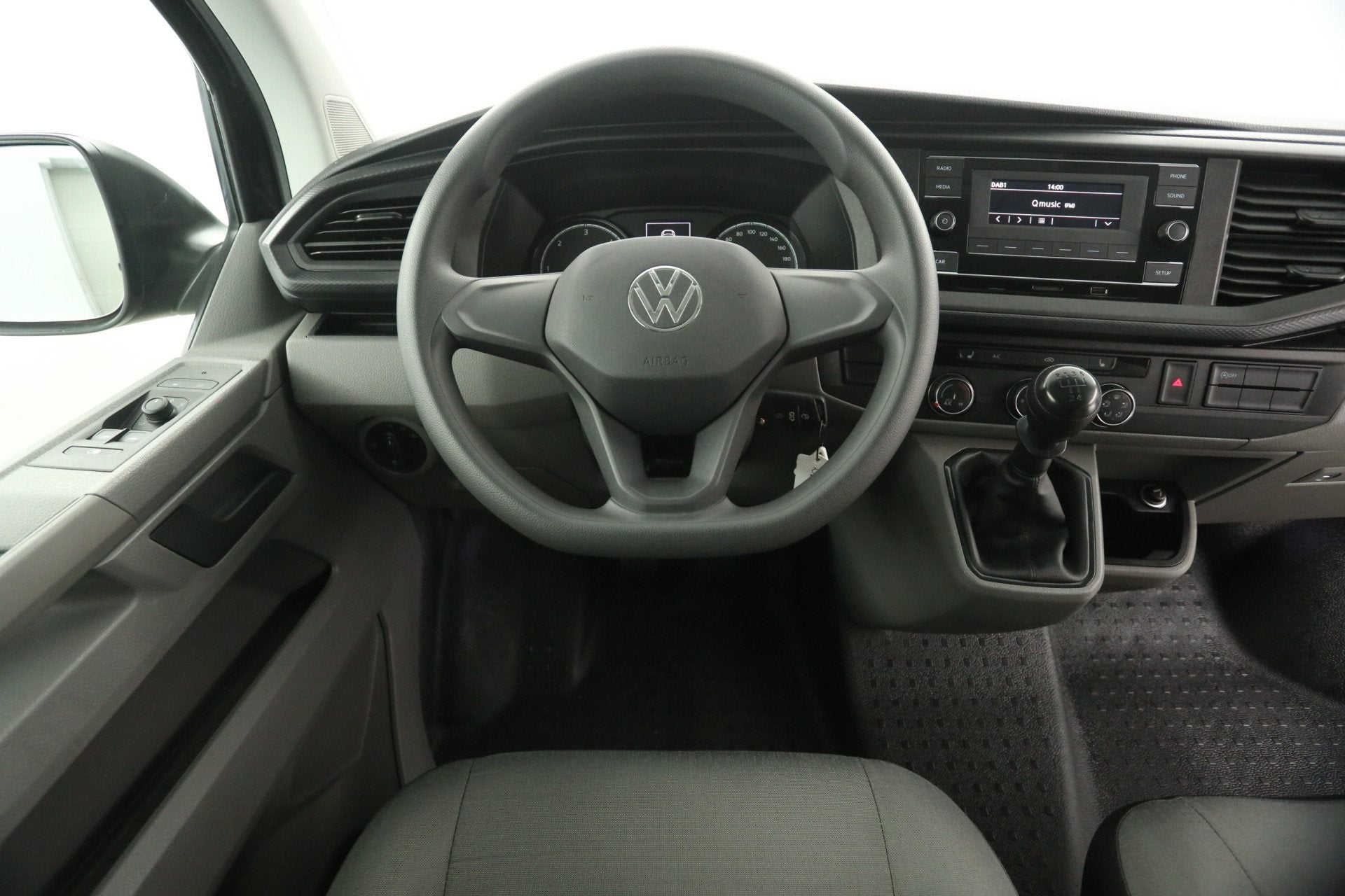 Volkswagen Transporter 2.0 TDI T6.1 L1H1 140PK | Airco | 3 Z, Gebruikt, Volkswagen, Zwart, 14 km/l