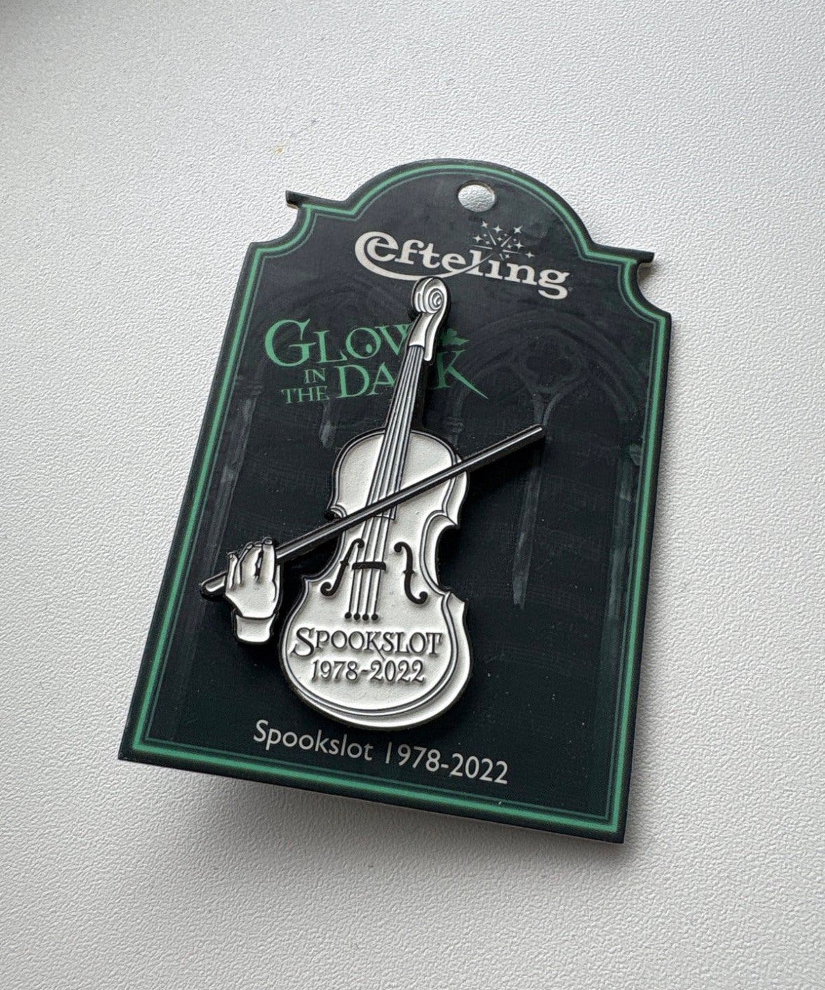 Spookslot pin Efteling, Verzamelen, Ophalen, Zo goed als nieuw, Button of Speldje