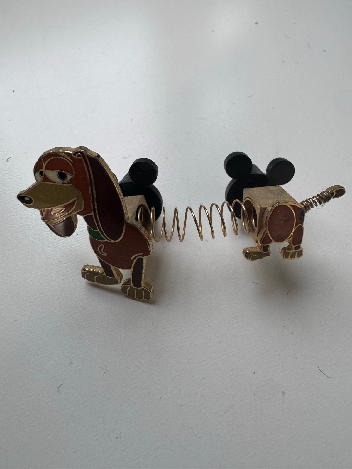 Disney Toy Story Slinky Dog en Woody Pins, Ophalen of Verzenden, Gebruikt