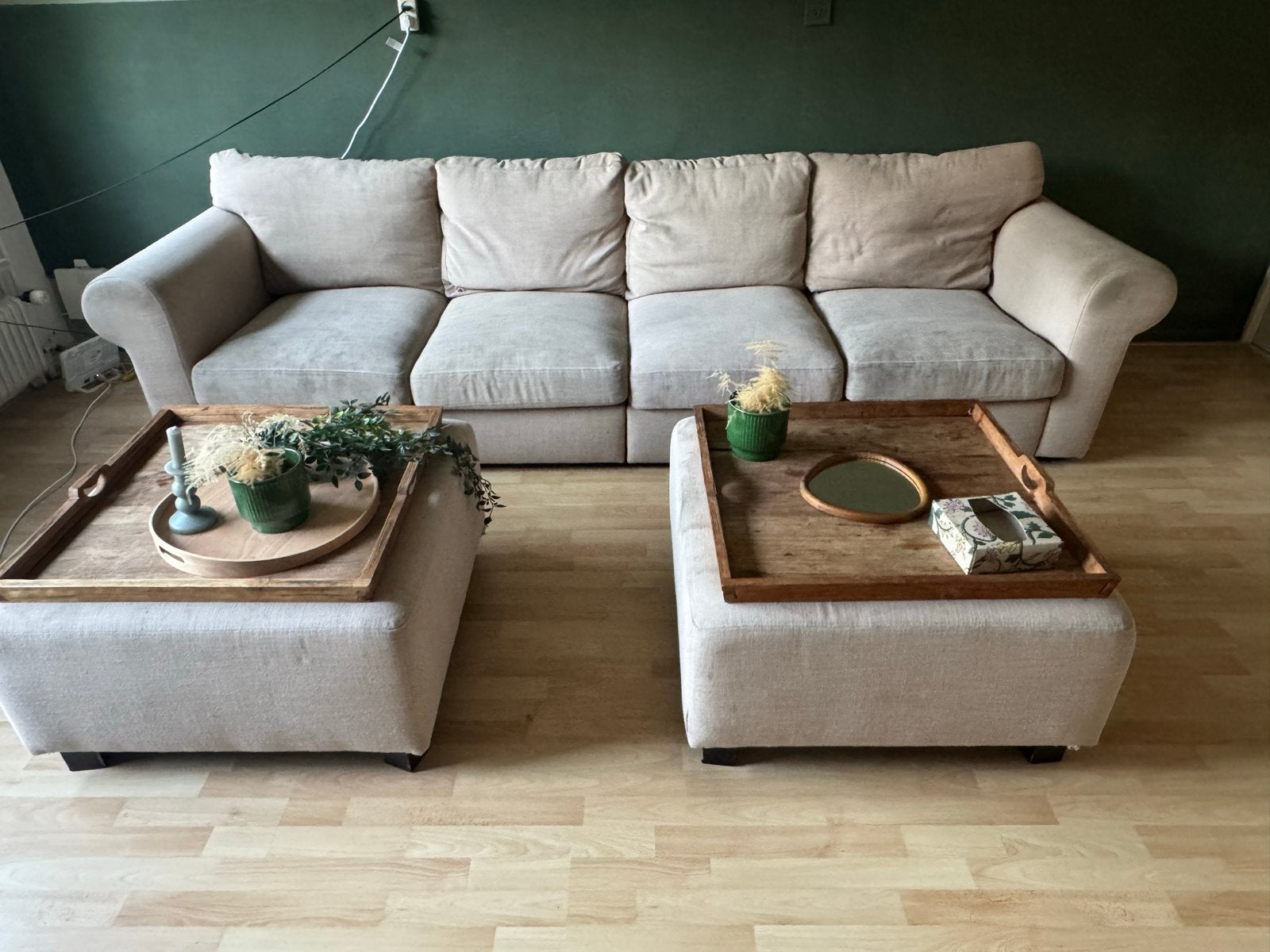 Comfortabele 4-zits bank met 2 poefs - Beige stof, Ophalen, 250 tot 300 cm, Gebruikt, 75 tot 100 cm