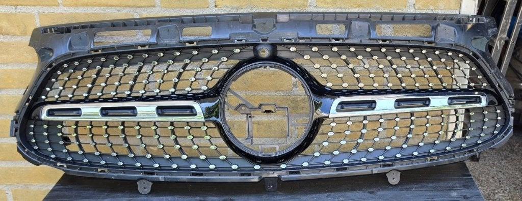 Mercedes grill GLA 250e (orgineel), Ophalen, Nieuw