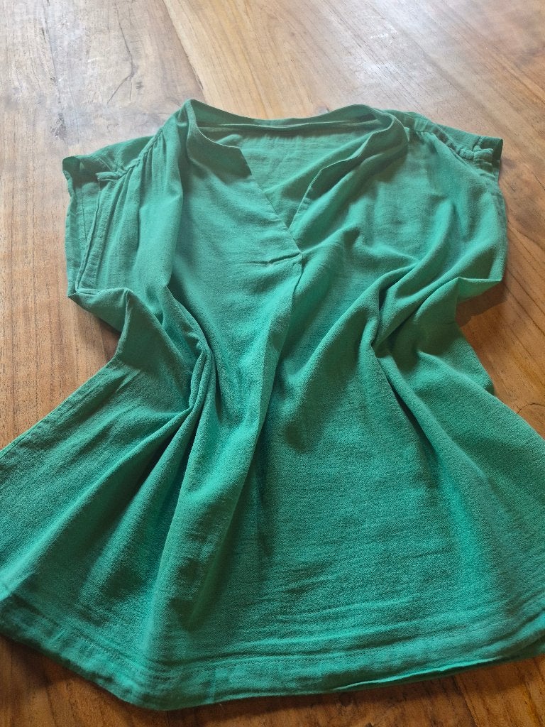 Mooie mouwloze groene blouse van Pomandere, Maat 38/40 (M), Ophalen of Verzenden, Zo goed als nieuw, Pomandere