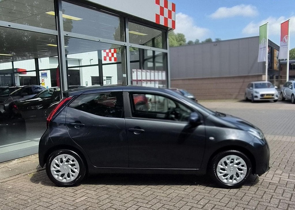 Toyota Aygo 1.0 VVT-i X-Play, Stof, Gebruikt, Euro 6, Elektrische ramen