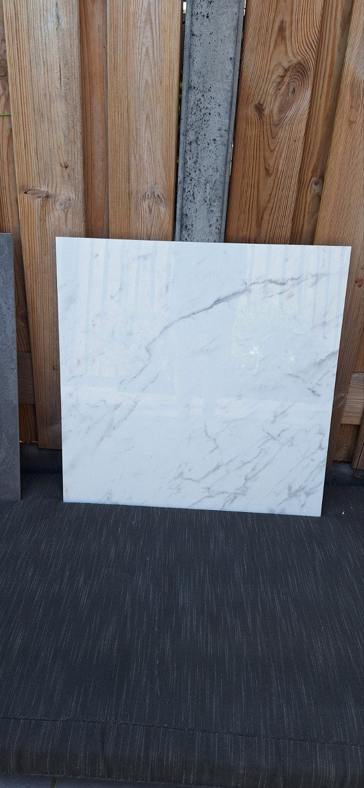 5 stuks 60 x 60 wit grijs marmer badkamer tegels, Ophalen, Nieuw