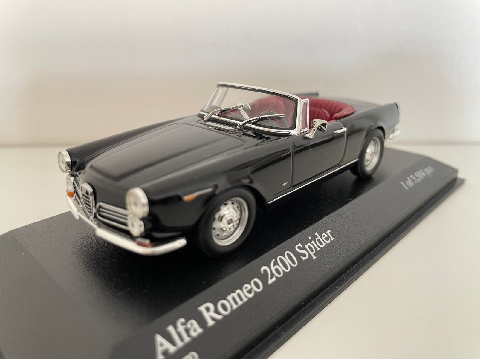 Minichamps Alfa Romeo 2600 Spider, Ophalen of Verzenden, Zo goed als nieuw, Auto, MiniChamps