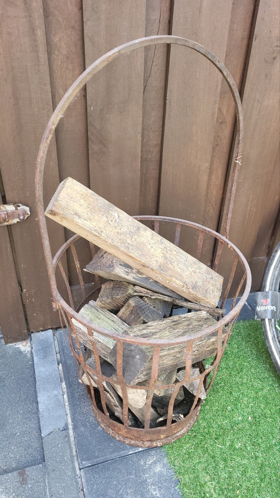 Vuurkorf  met hout te koop, Ophalen, Gebruikt, Gereedschap of Toebehoren