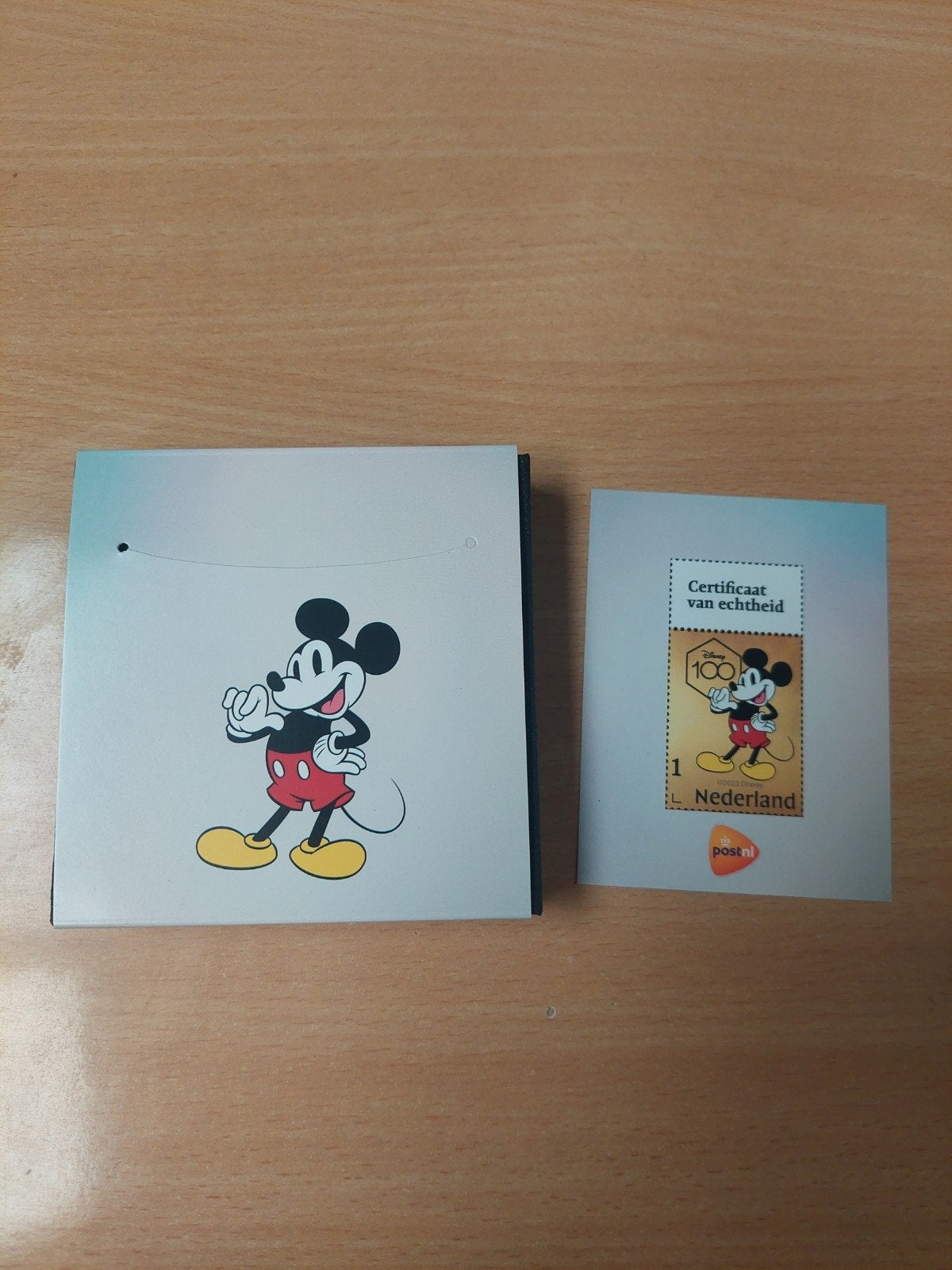 Gouden postzegel 100 Jaar Disney (Mickey Mouse) PostNL 2023, Postzegels en Munten, Ophalen of Verzenden, Na 1940, Postfris