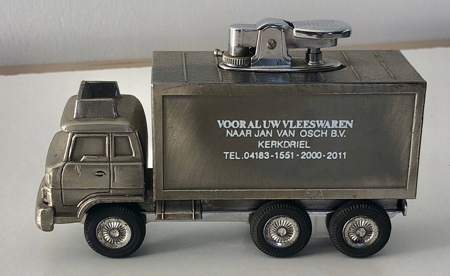 ZWARE VRACHTWAGEN RECLAME AANSTEKER / TAFELAANSTEKER., Verzamelen, Ophalen of Verzenden, Zo goed als nieuw, Aansteker