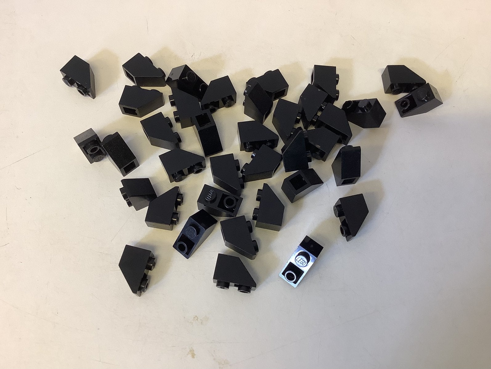 Lego dakpan 45 2x1 omgekeerd zwart, Ophalen of Verzenden, Gebruikt, Losse stenen, Lego
