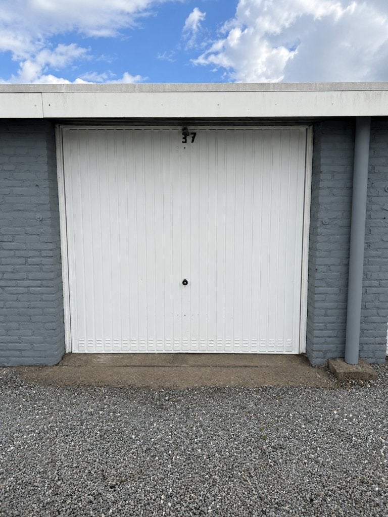 Garagebox te huur Heerlen Eikstraat / Egelantierstraat, Huizen en Kamers, Garages en Parkeerplaatsen, Limburg