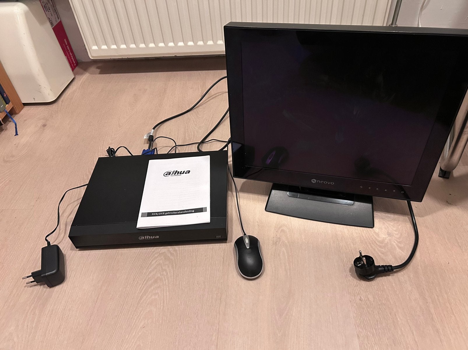 Dahua 4K Recorder + 1TB SkyHawk HDD + AG Neovo Monitor